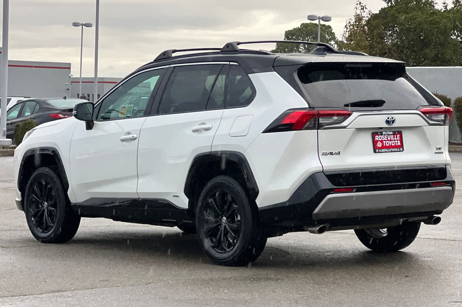 Thumbnail: 2022 Toyota RAV4 - 7