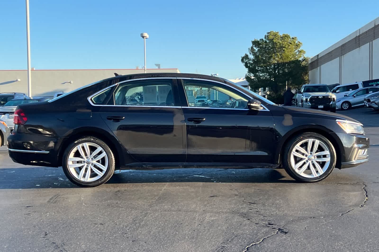 Thumbnail: 2018 Volkswagen Passat - 6