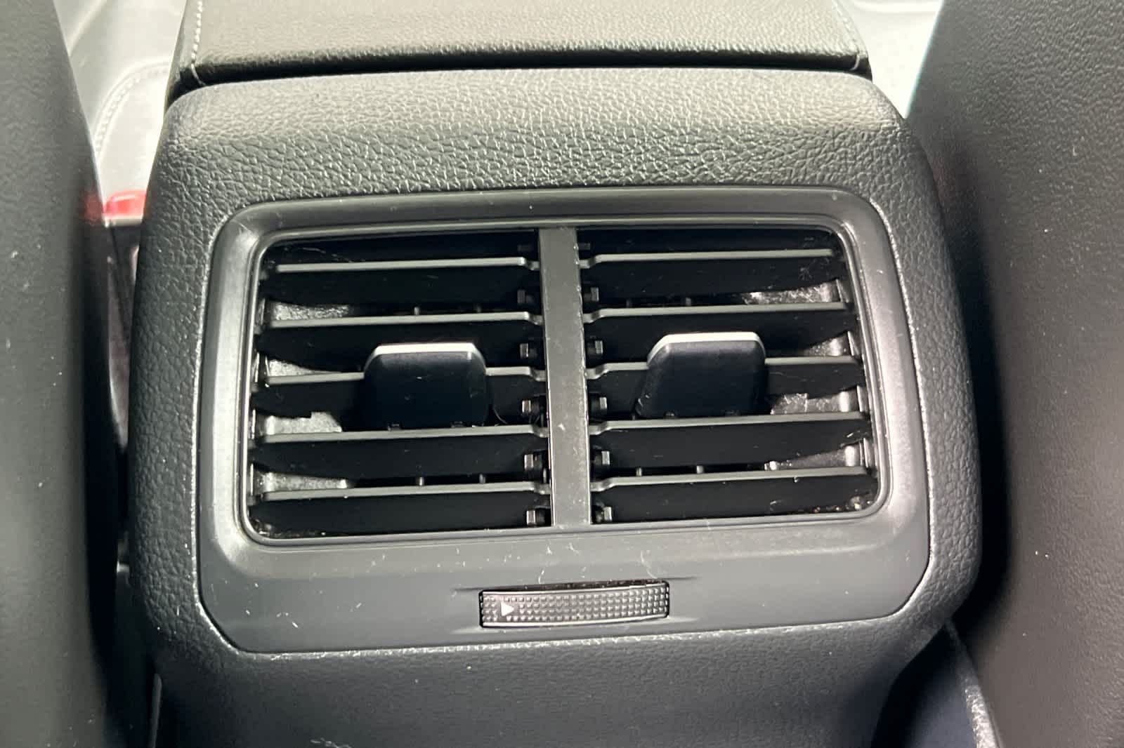 Thumbnail: 2017 Volkswagen Golf - 14