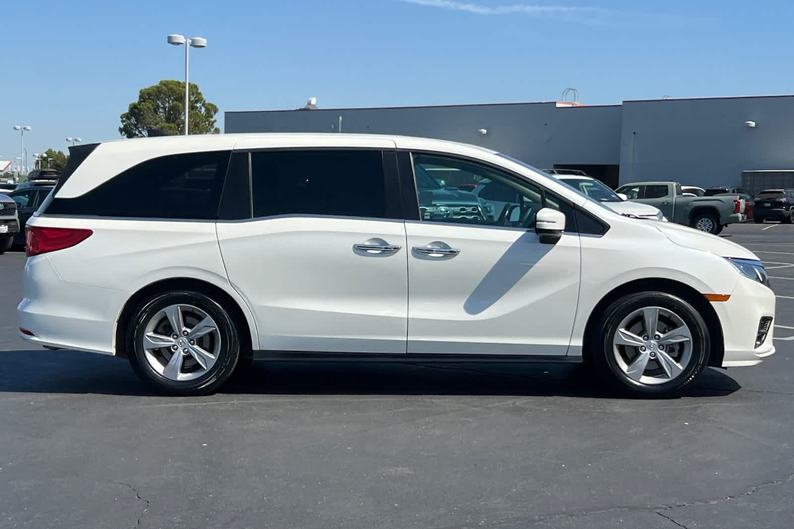 Thumbnail: 2018 Honda Odyssey - 6