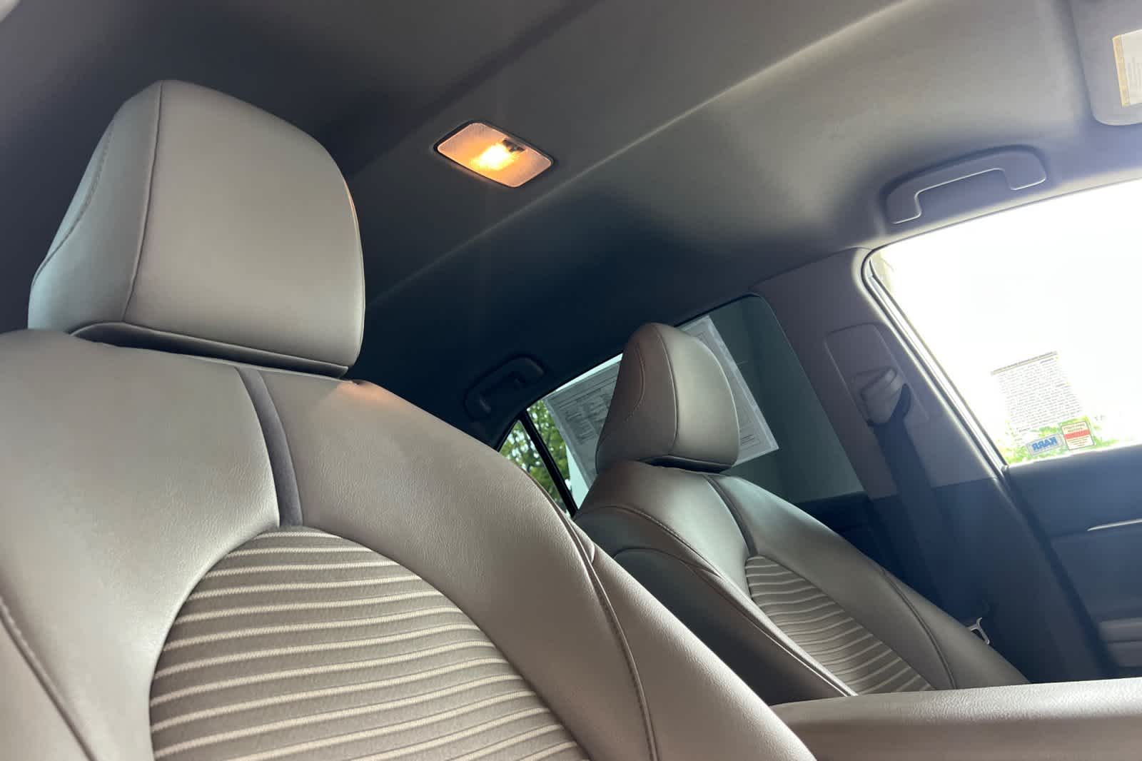 Thumbnail: 2018 Toyota Camry - 15