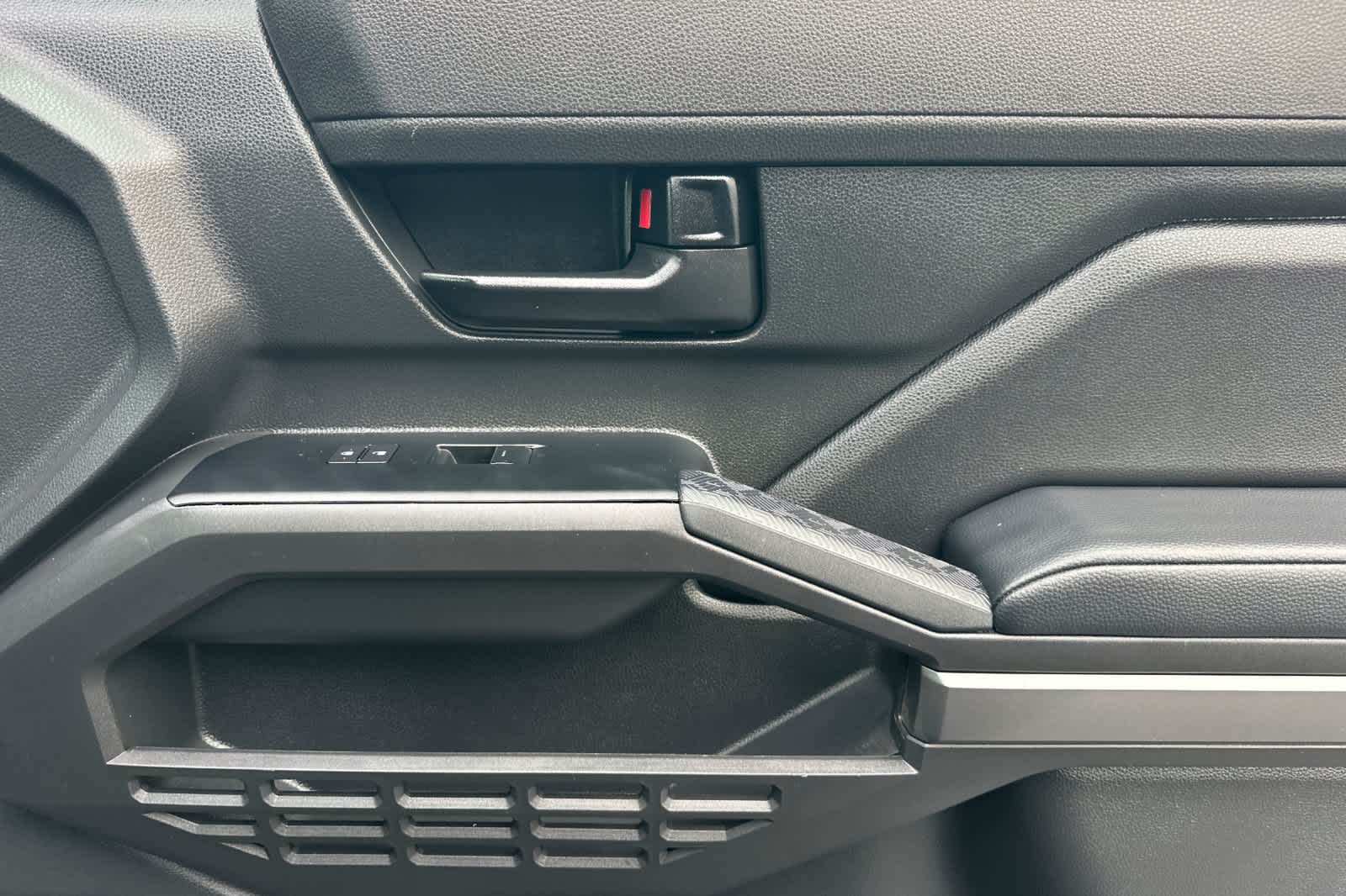 Thumbnail: 2025 Toyota Tacoma - 18