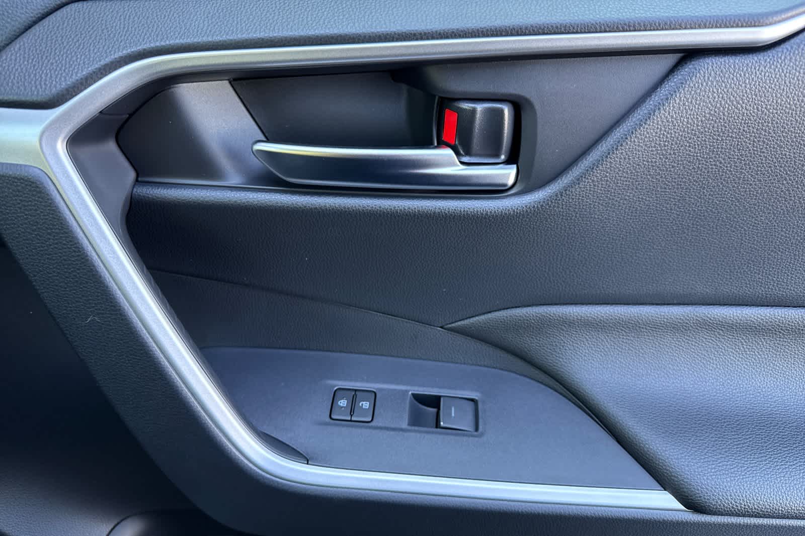 Thumbnail: 2025 Toyota RAV4 - 19