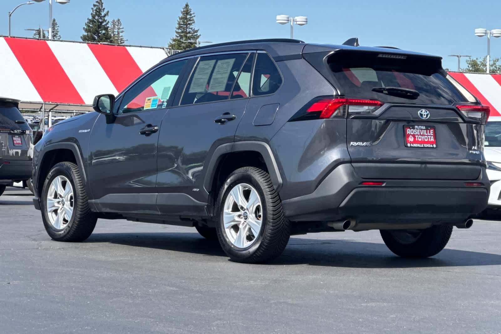 Thumbnail: 2021 Toyota RAV4 - 7