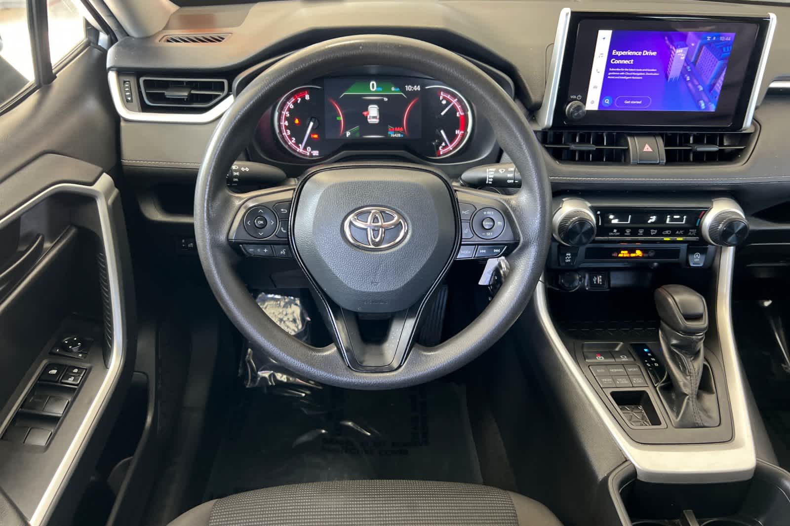 Thumbnail: 2023 Toyota RAV4 - 15
