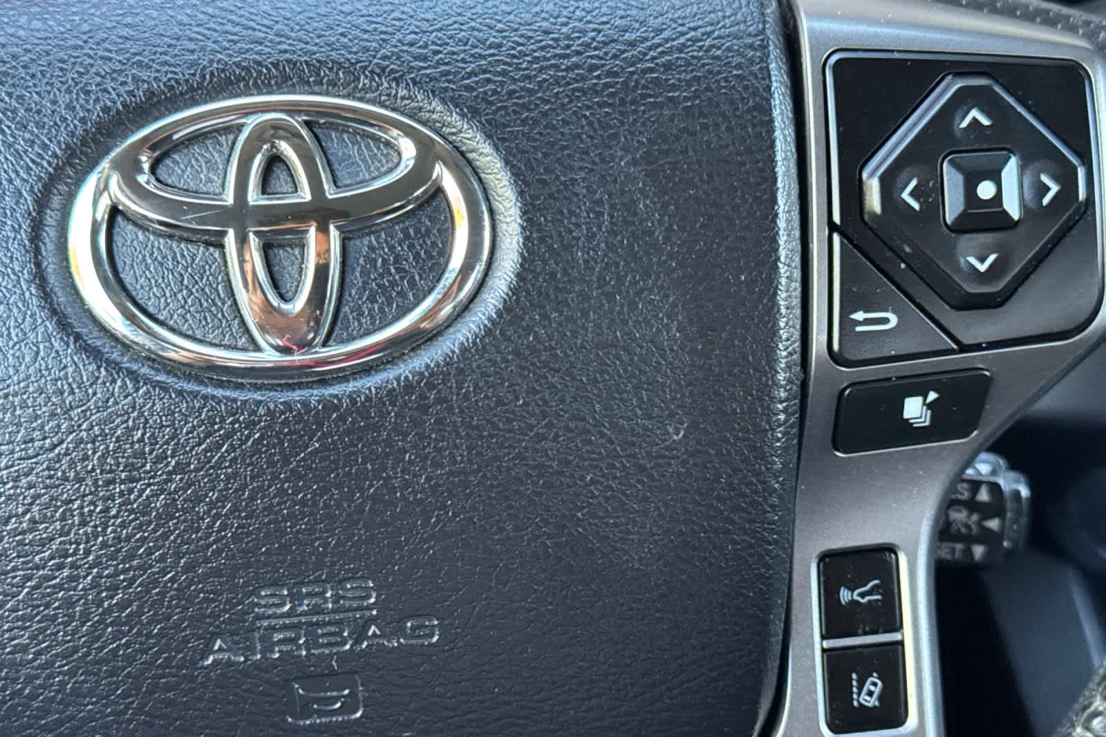 Thumbnail: 2022 Toyota Tacoma - 24