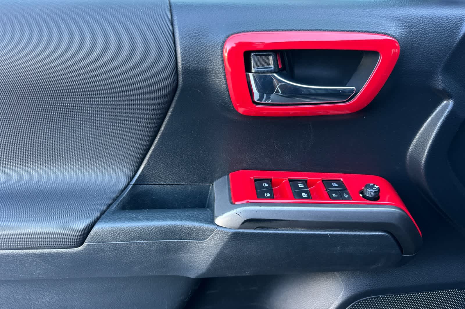 Thumbnail: 2019 Toyota Tacoma - 12