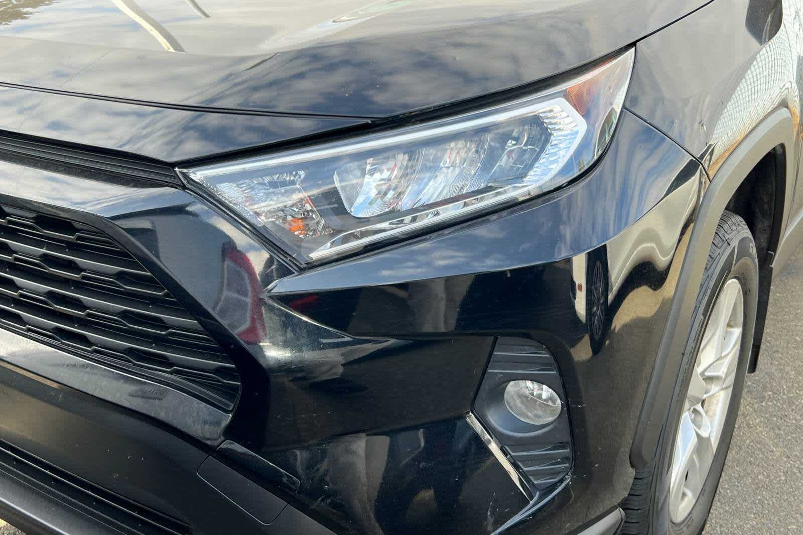 2019 Toyota RAV4 XLE 12