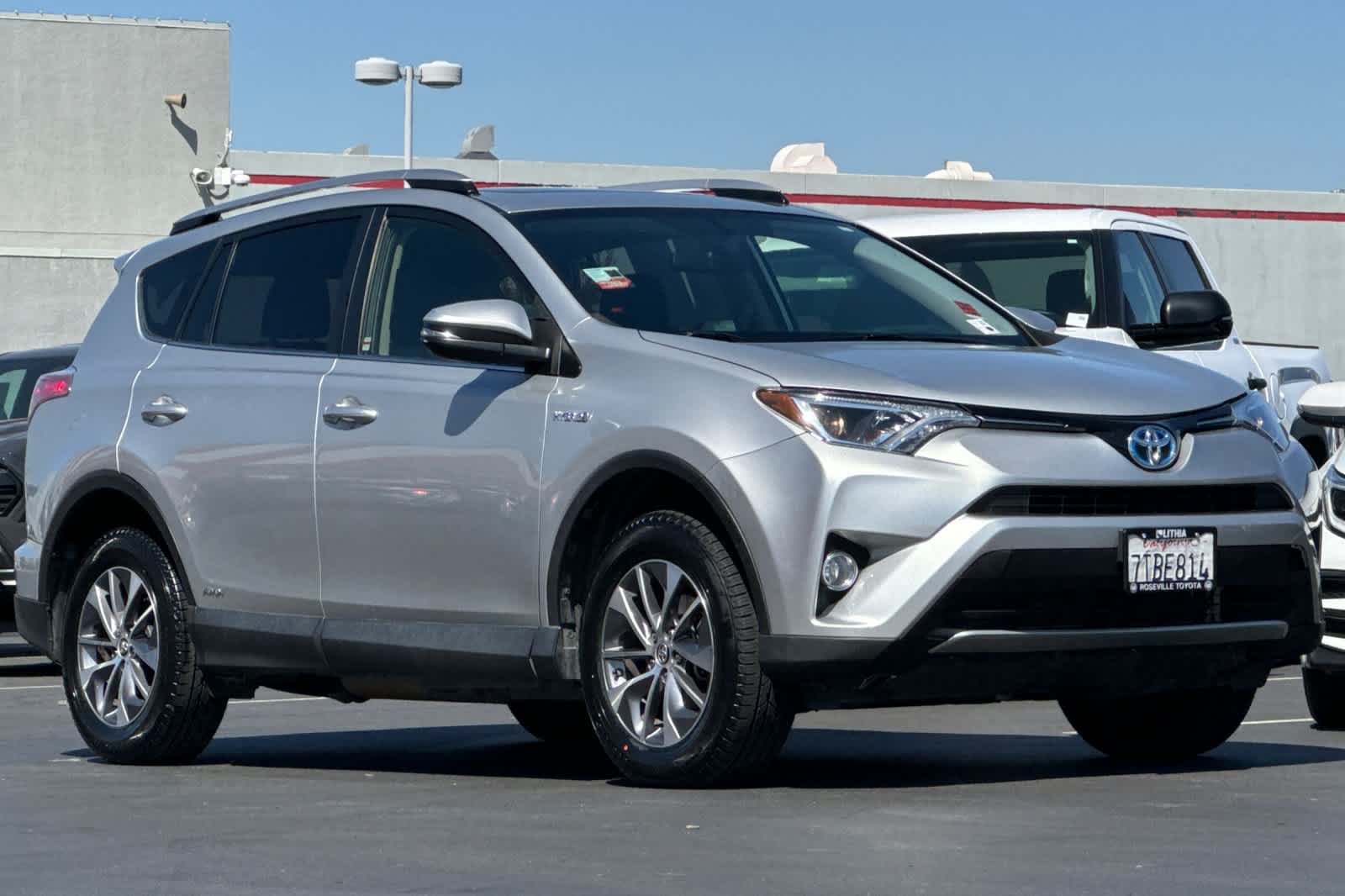 2016 Toyota RAV4 XLE 5