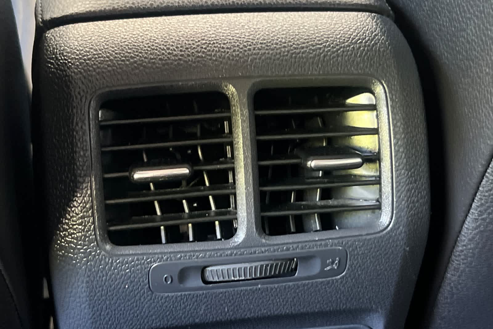 Thumbnail: 2010 Volkswagen Jetta - 14