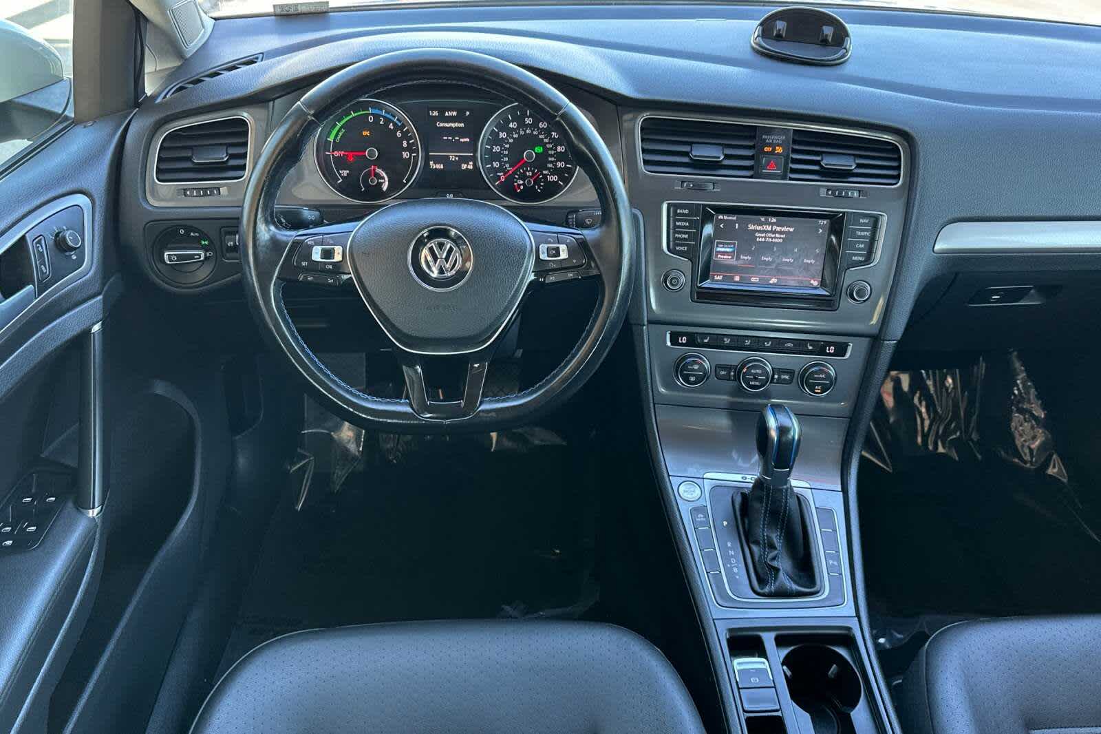 Thumbnail: 2015 Volkswagen e-Golf - 15