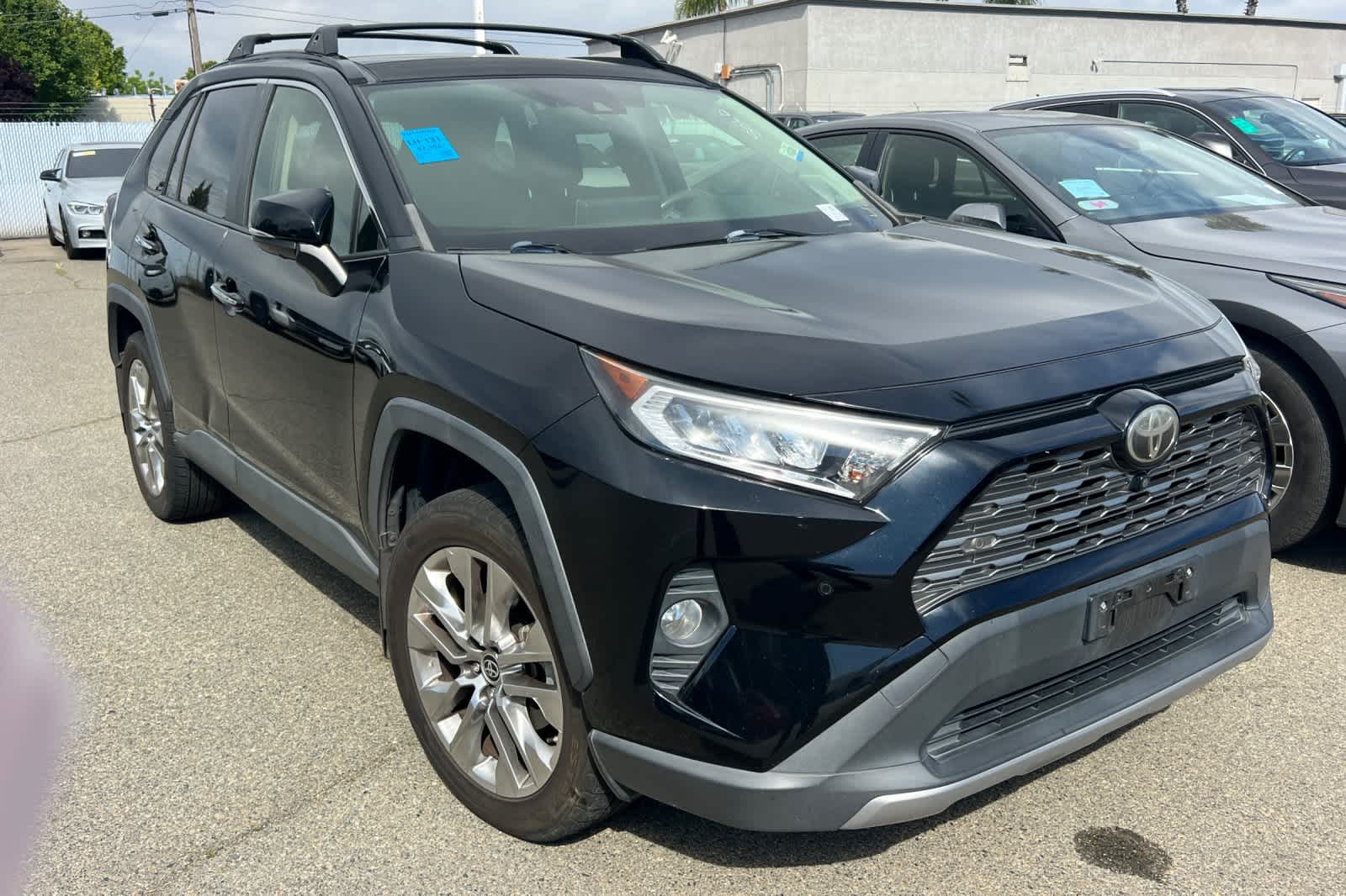Thumbnail: 2019 Toyota RAV4 - 3