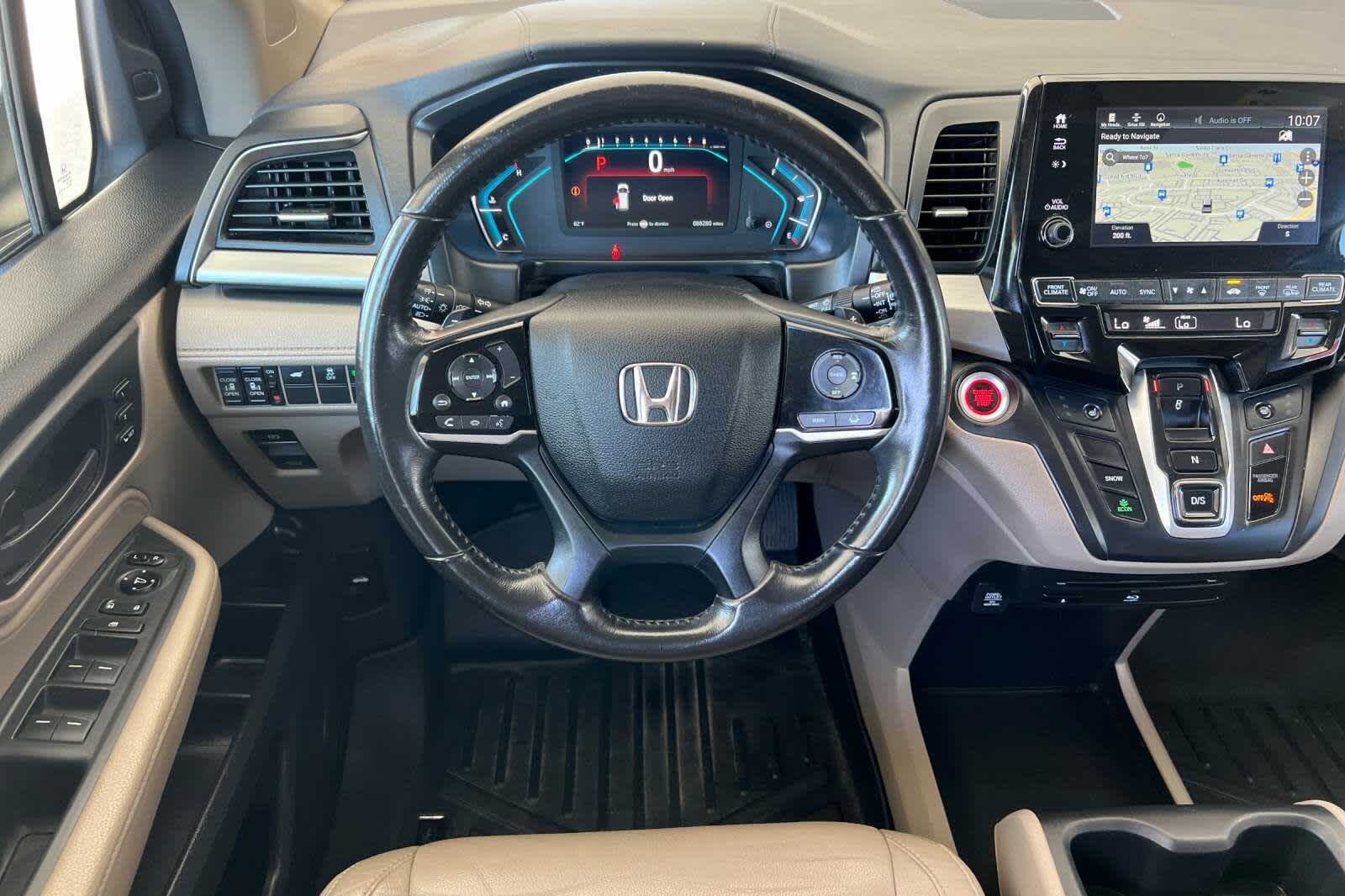 Thumbnail: 2018 Honda Odyssey - 15