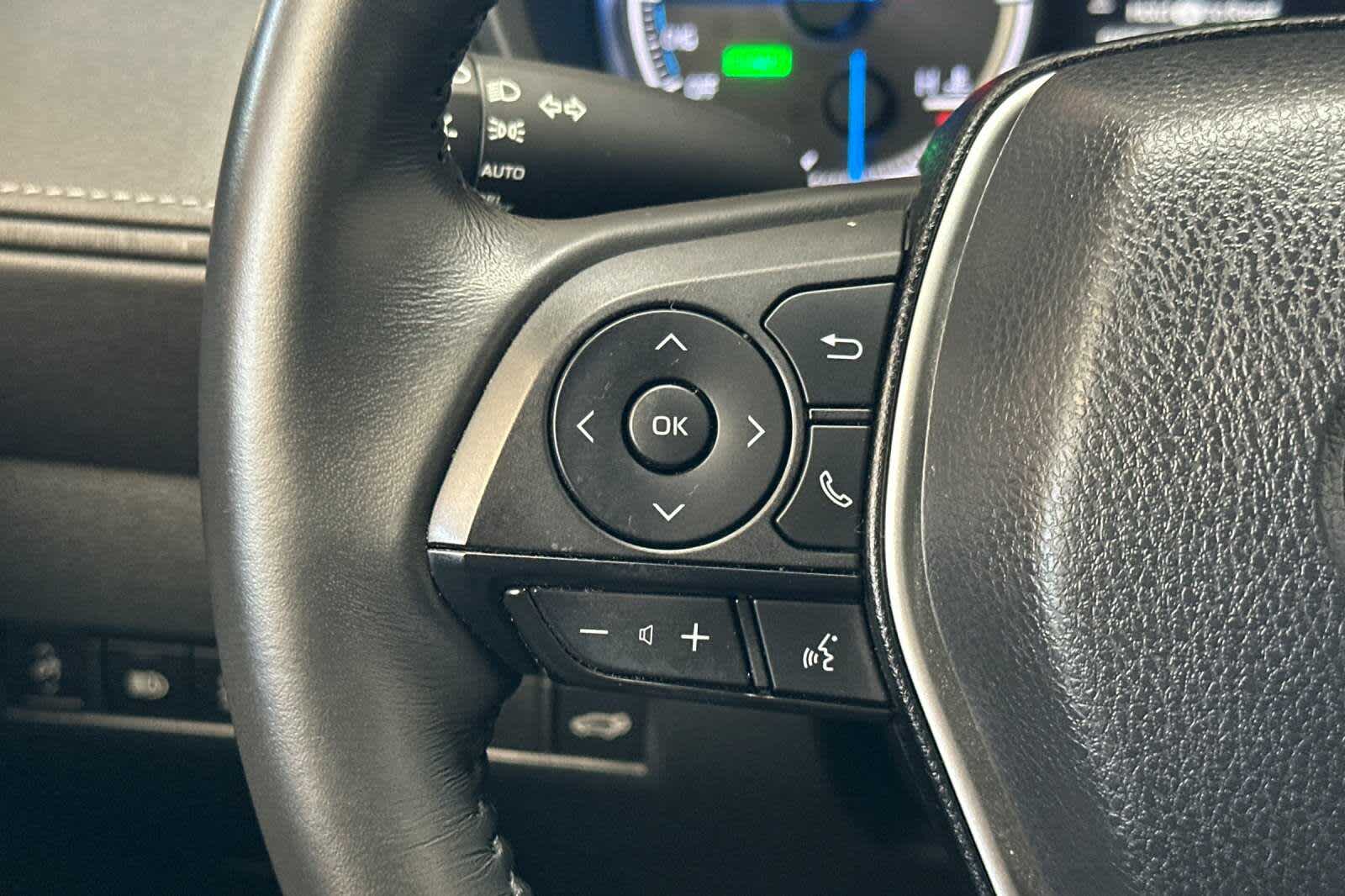 2024 Toyota Venza LE 26