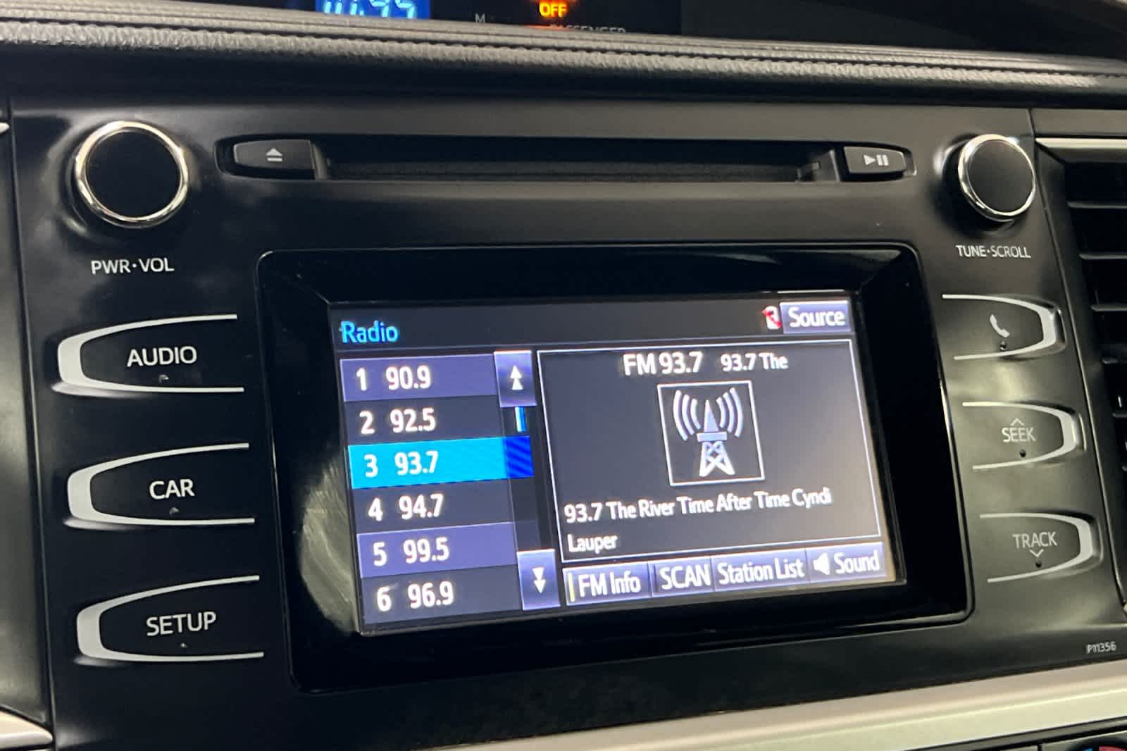 Thumbnail: 2018 Toyota Highlander - 21