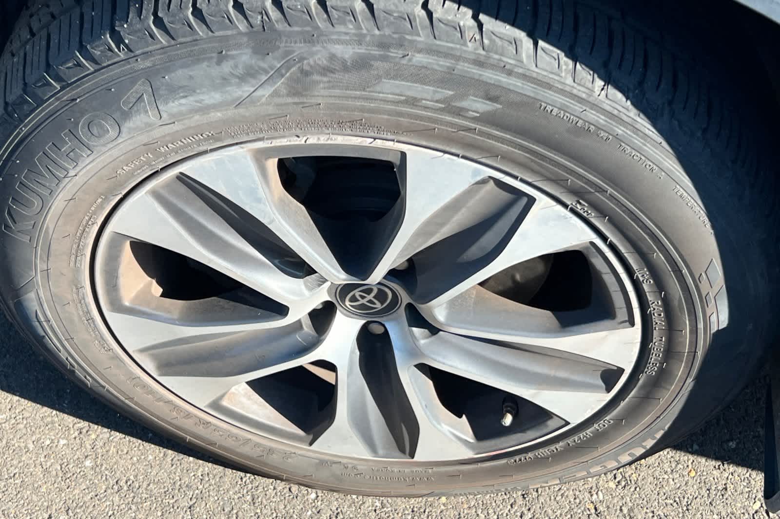 Thumbnail: 2022 Toyota Highlander - 22