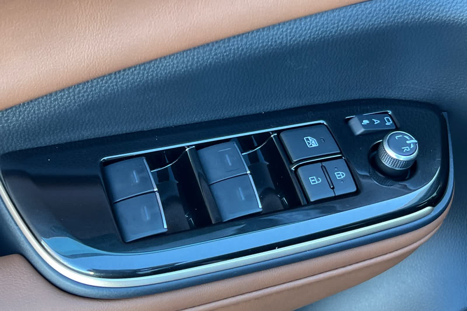 Thumbnail: 2026 Toyota Crown - 13