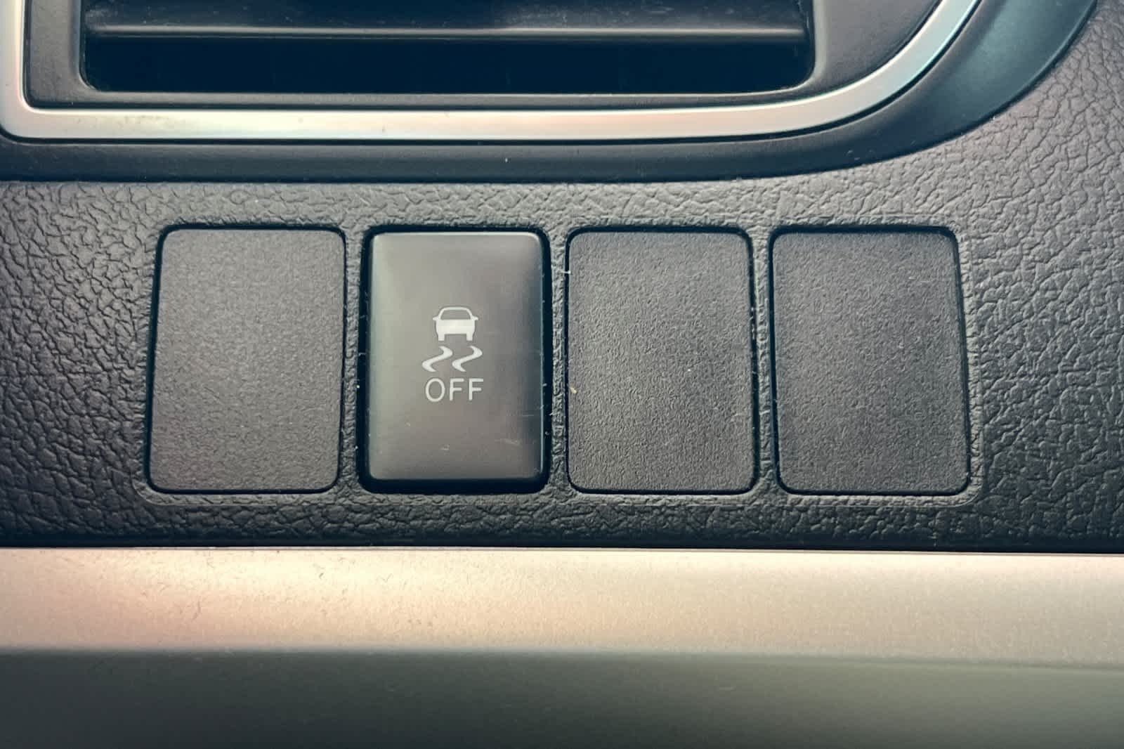 Thumbnail: 2016 Toyota Camry - 26
