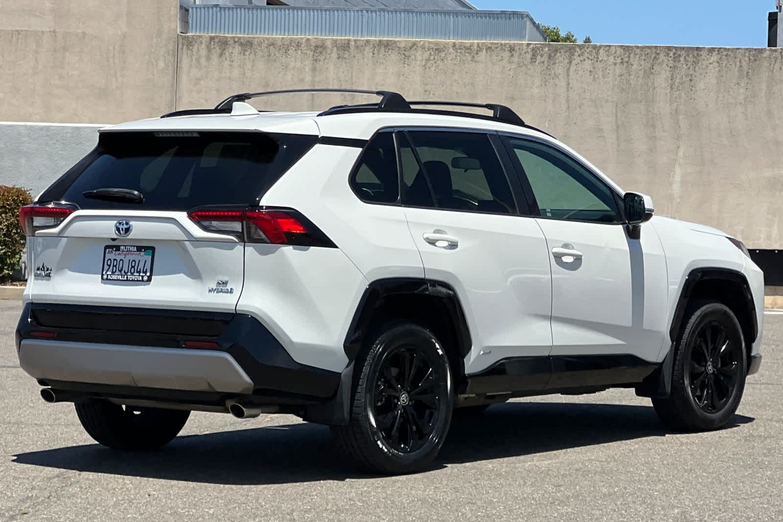Thumbnail: 2022 Toyota RAV4 - 2