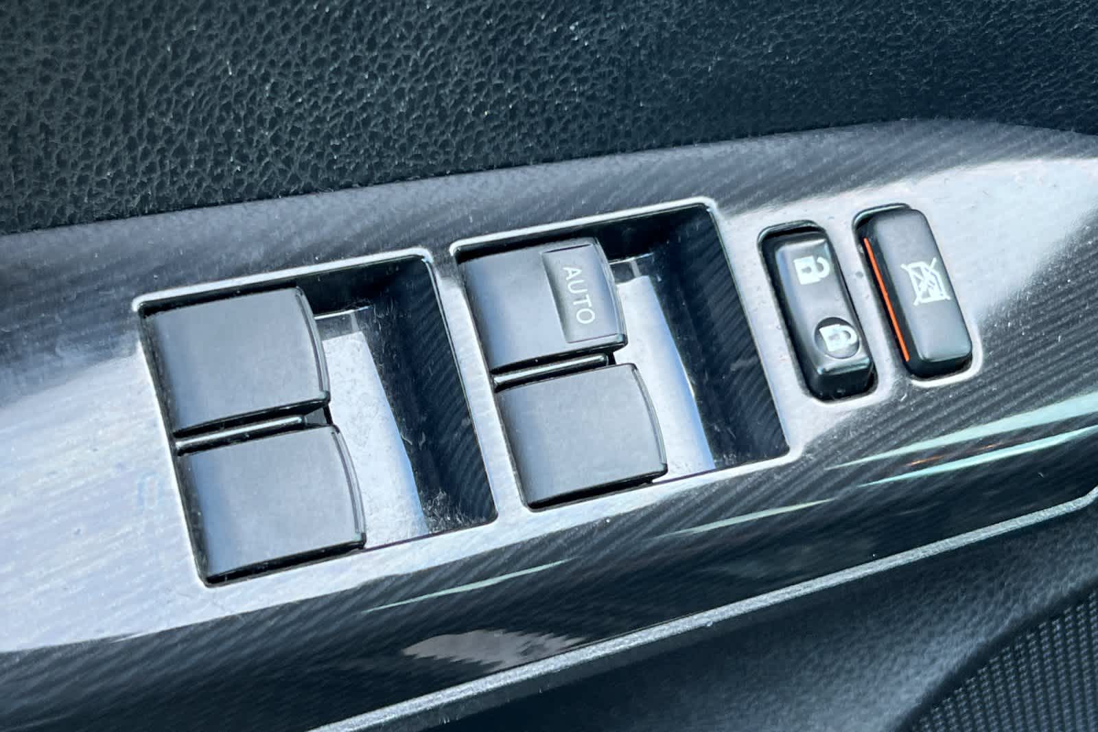 Thumbnail: 2016 Toyota RAV4 - 13