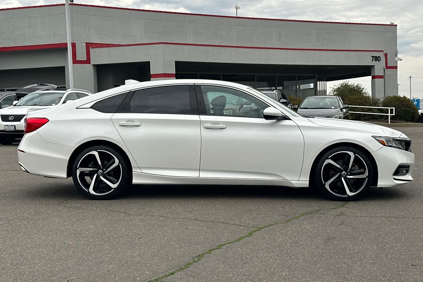 Thumbnail: 2018 Honda Accord - 6