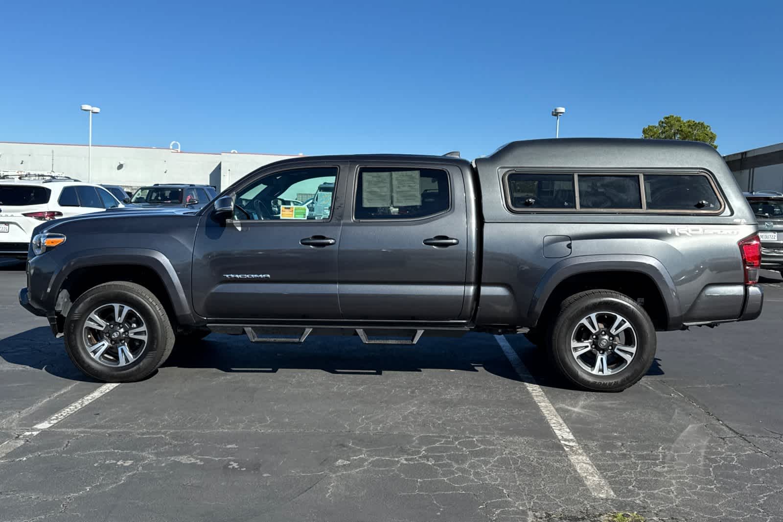 Thumbnail: 2019 Toyota Tacoma - 9