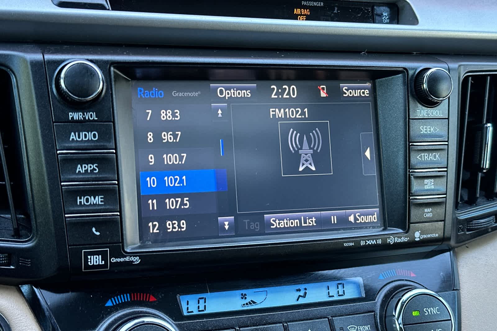 Thumbnail: 2016 Toyota RAV4 - 20