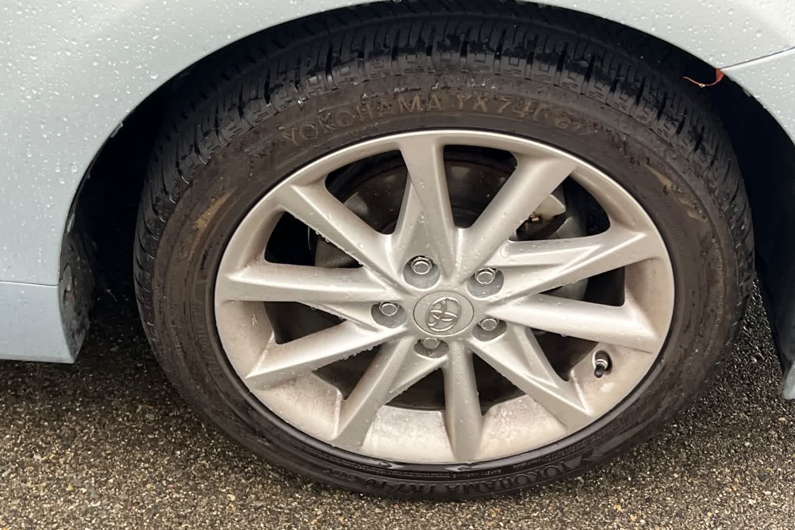 Thumbnail: 2013 Toyota Prius v - 12