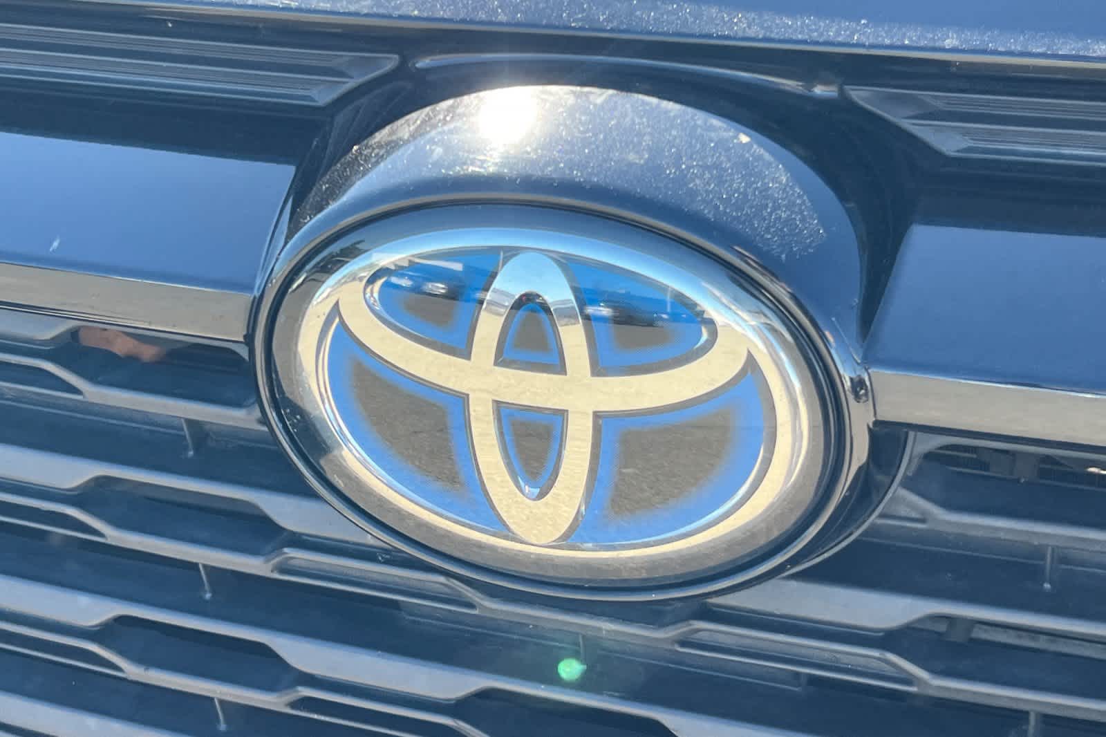 Thumbnail: 2021 Toyota RAV4 - 13