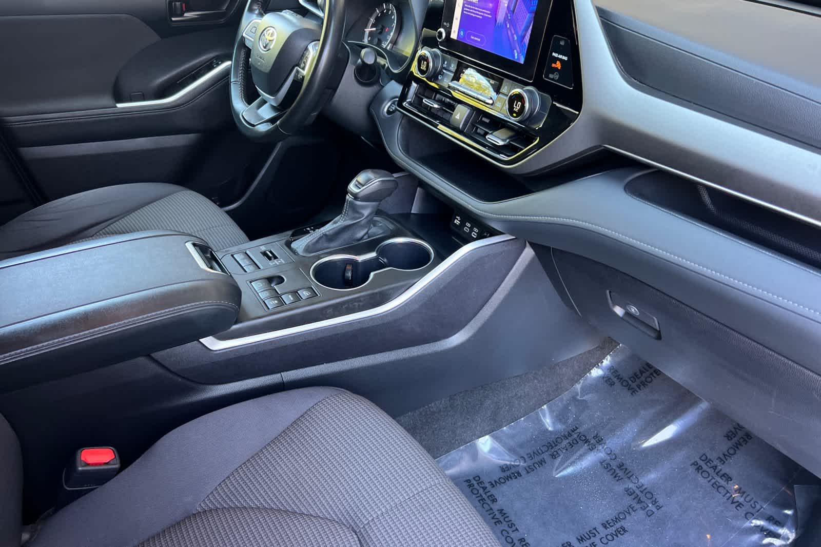 Thumbnail: 2024 Toyota Highlander - 18