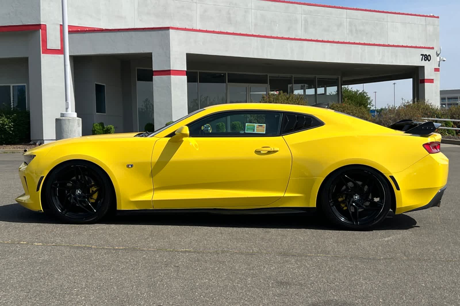 Thumbnail: 2017 Chevrolet Camaro - 9