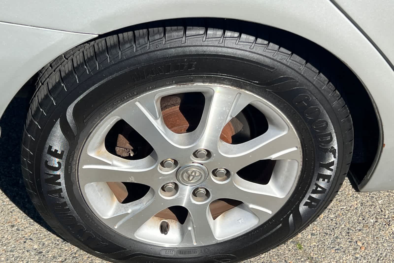 Thumbnail: 2005 Toyota Camry - 16