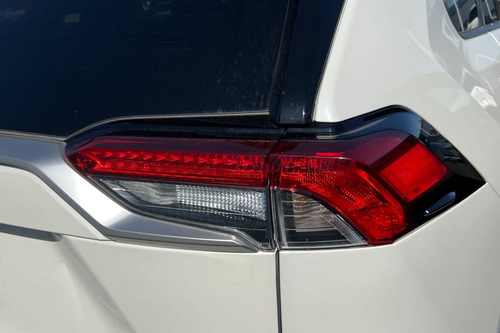 Thumbnail: 2019 Toyota RAV4 - 18