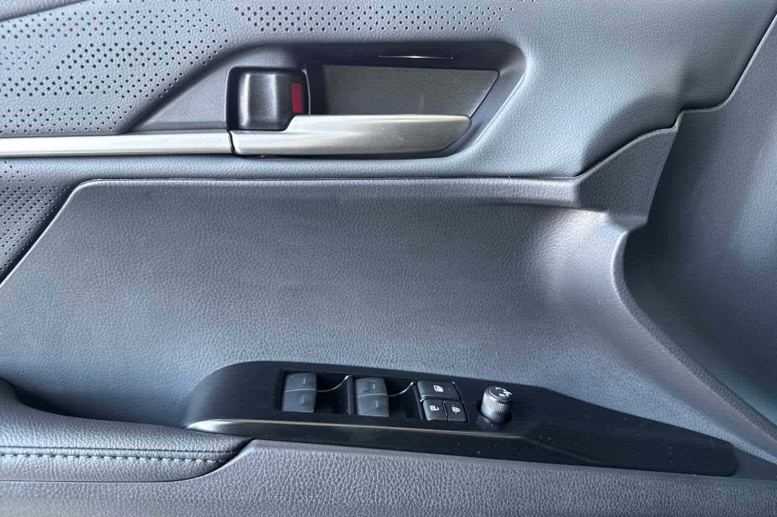 2025 Toyota Camry XSE 12