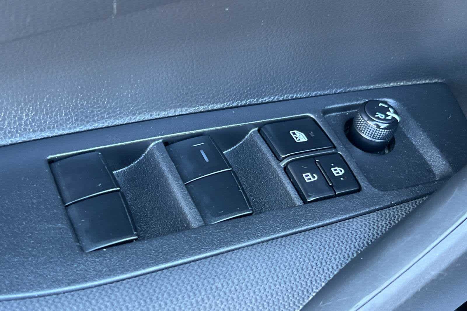 2022 Toyota Corolla LE 13