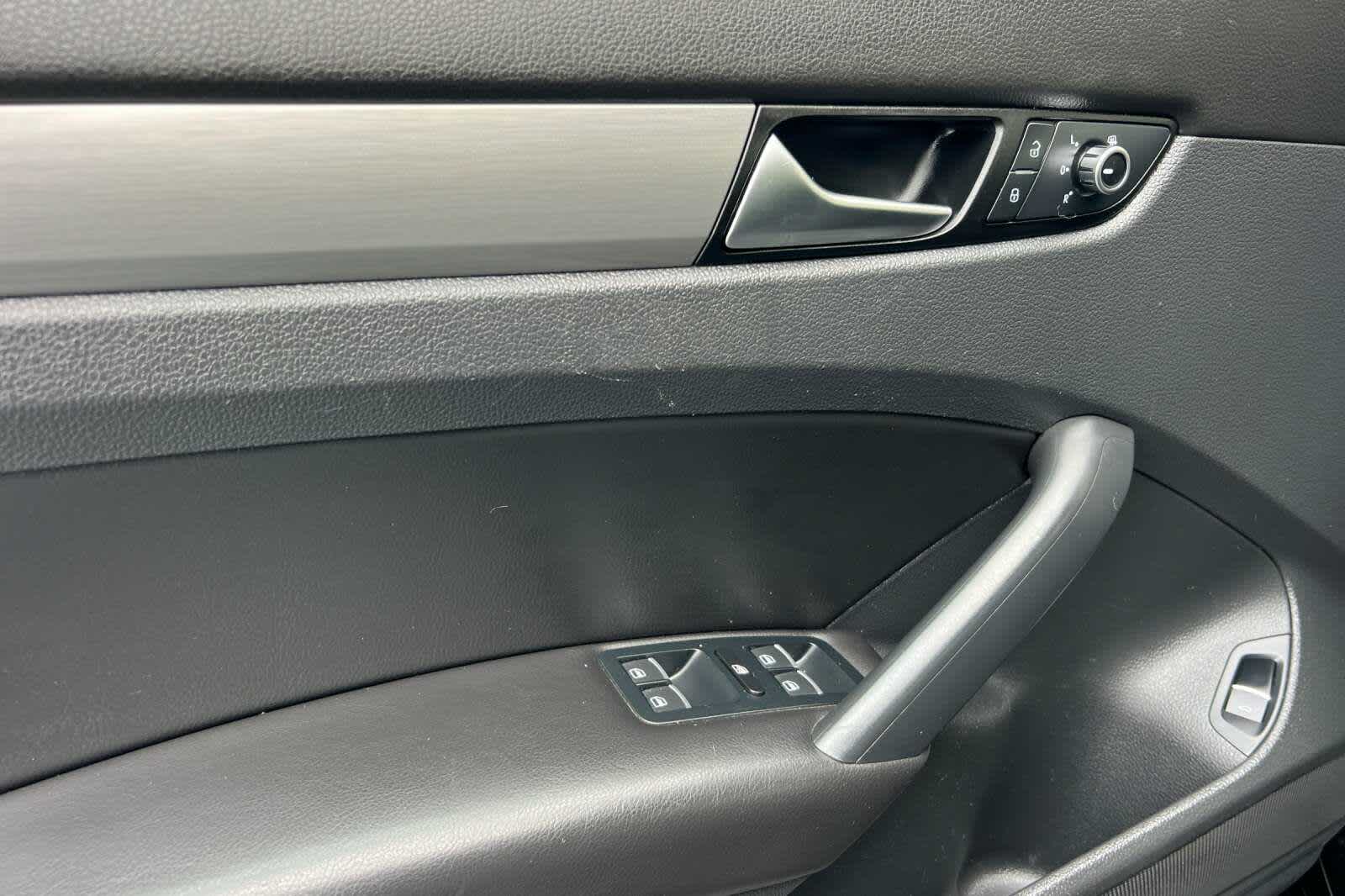 Thumbnail: 2014 Volkswagen Passat - 12