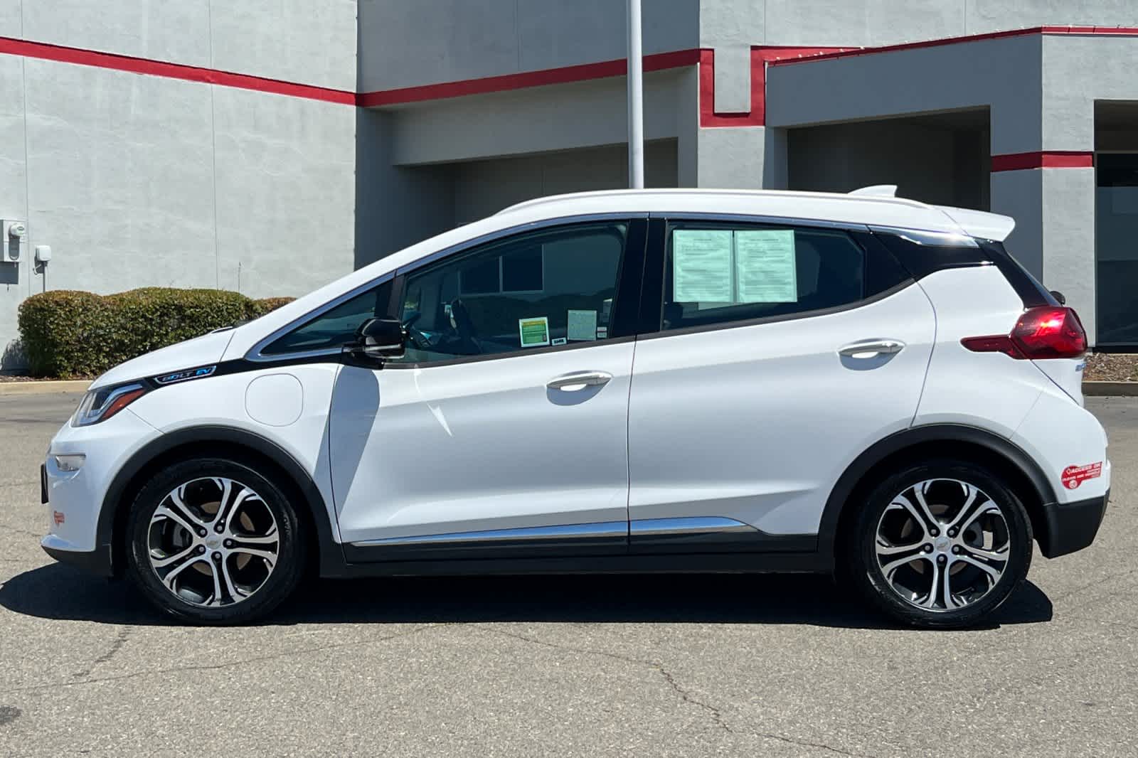 Thumbnail: 2017 Chevrolet Bolt EV - 9