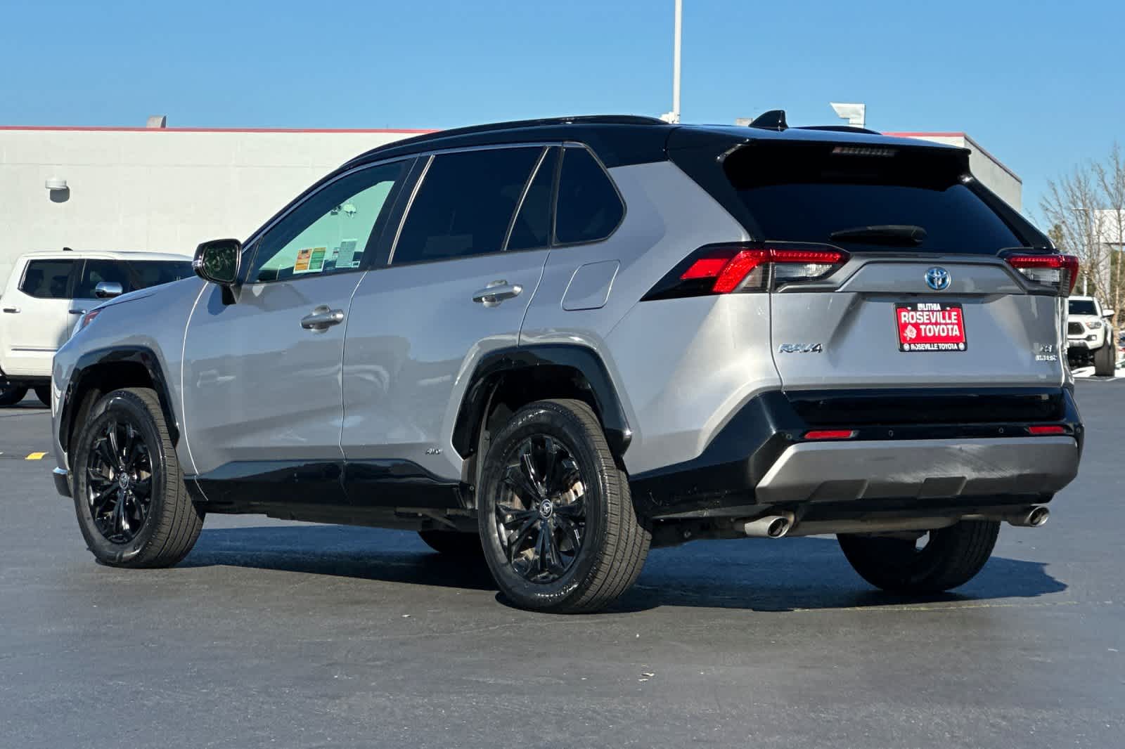 Thumbnail: 2022 Toyota RAV4 - 7