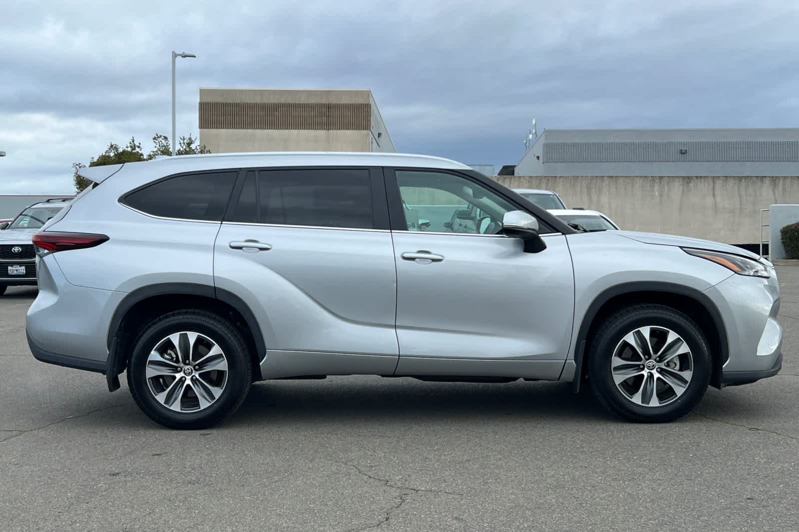 Thumbnail: 2024 Toyota Highlander - 6