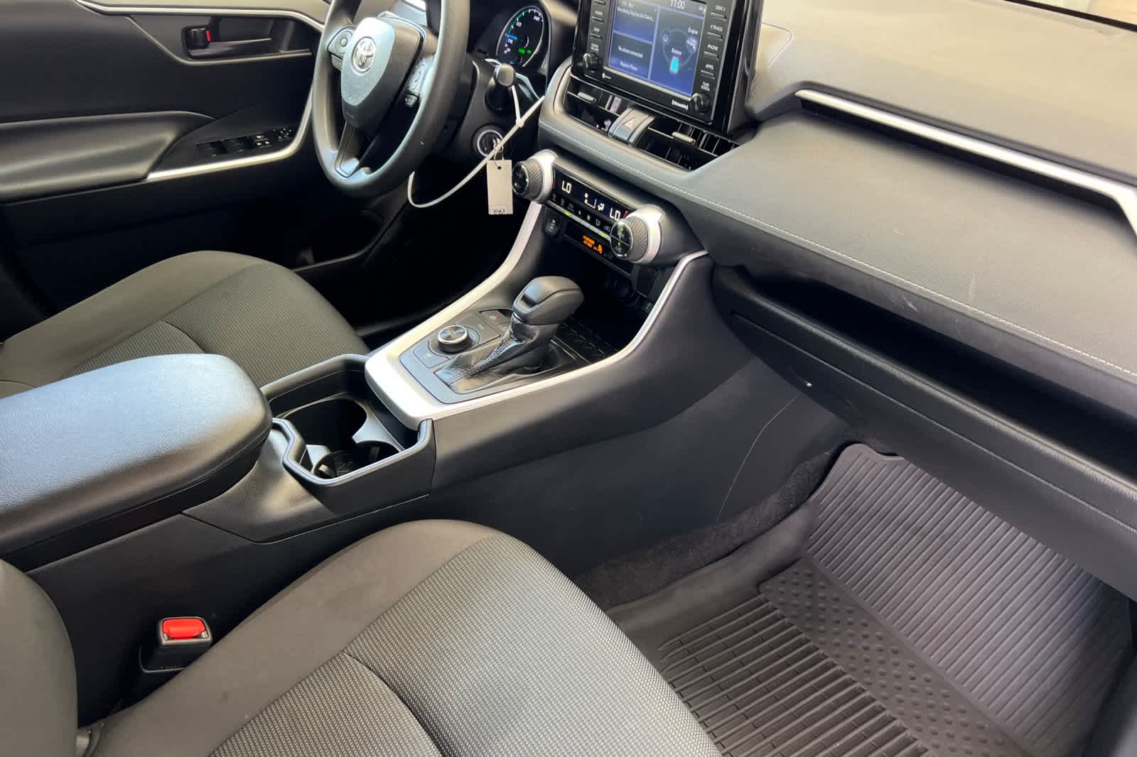 Thumbnail: 2021 Toyota RAV4 - 17