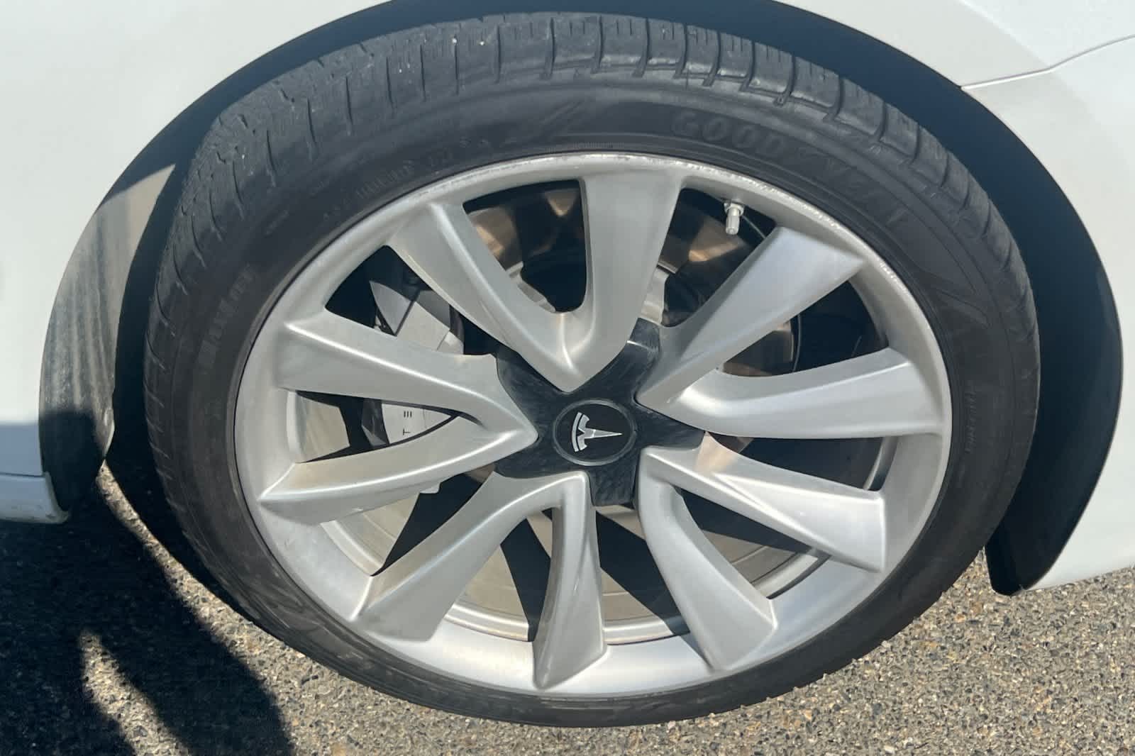 Thumbnail: 2018 Tesla Model 3 - 15