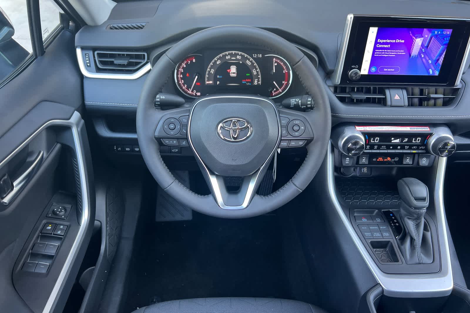 2025 Toyota RAV4 XLE 14