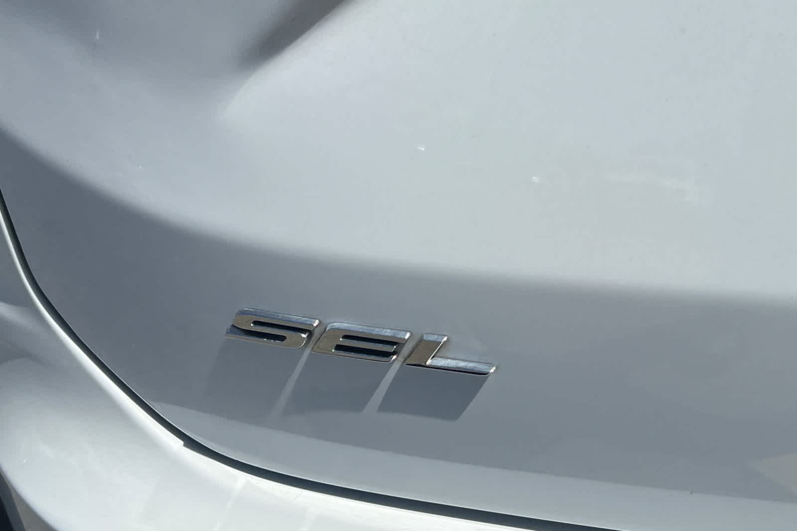 Thumbnail: 2022 Ford Edge - 21