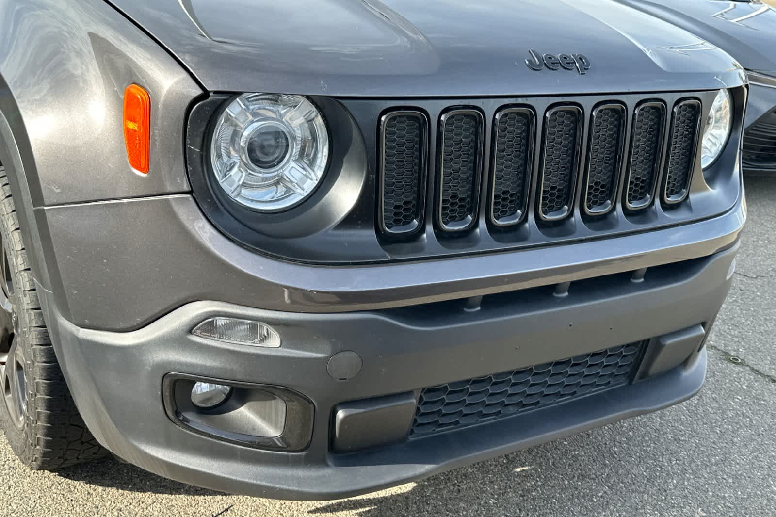 Thumbnail: 2018 Jeep Renegade - 8