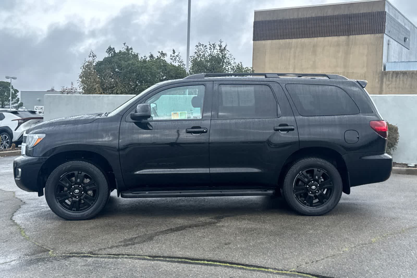 Thumbnail: 2019 Toyota Sequoia - 9