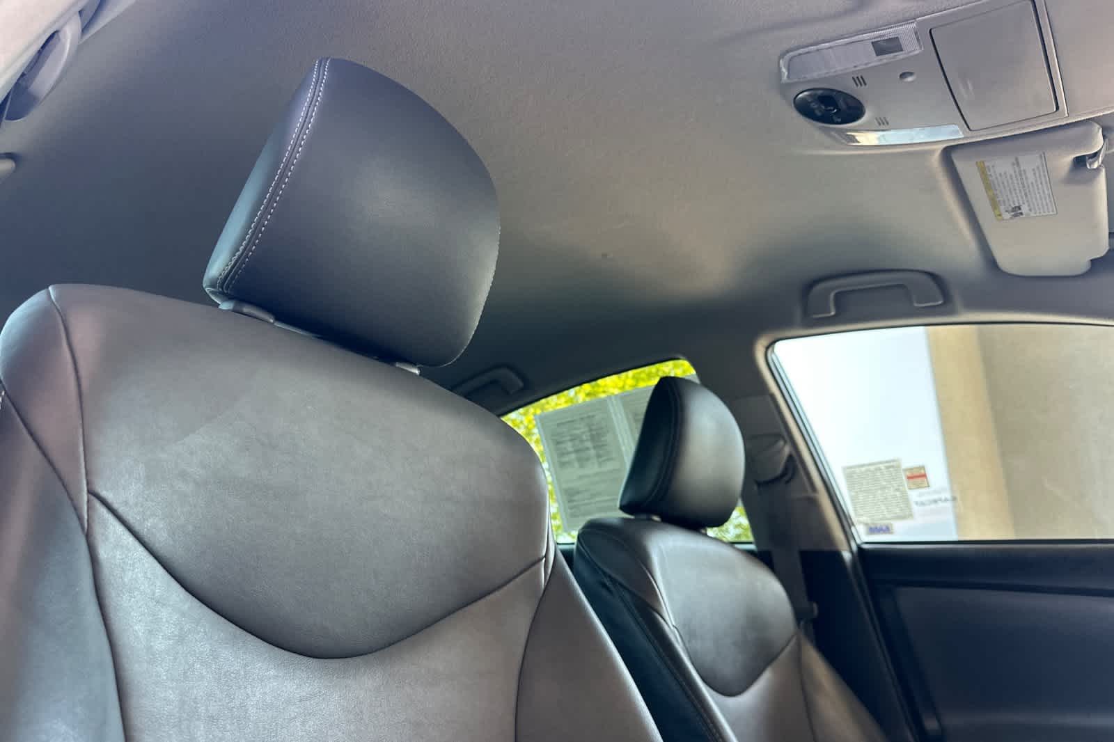 Thumbnail: 2012 Toyota Prius - 17
