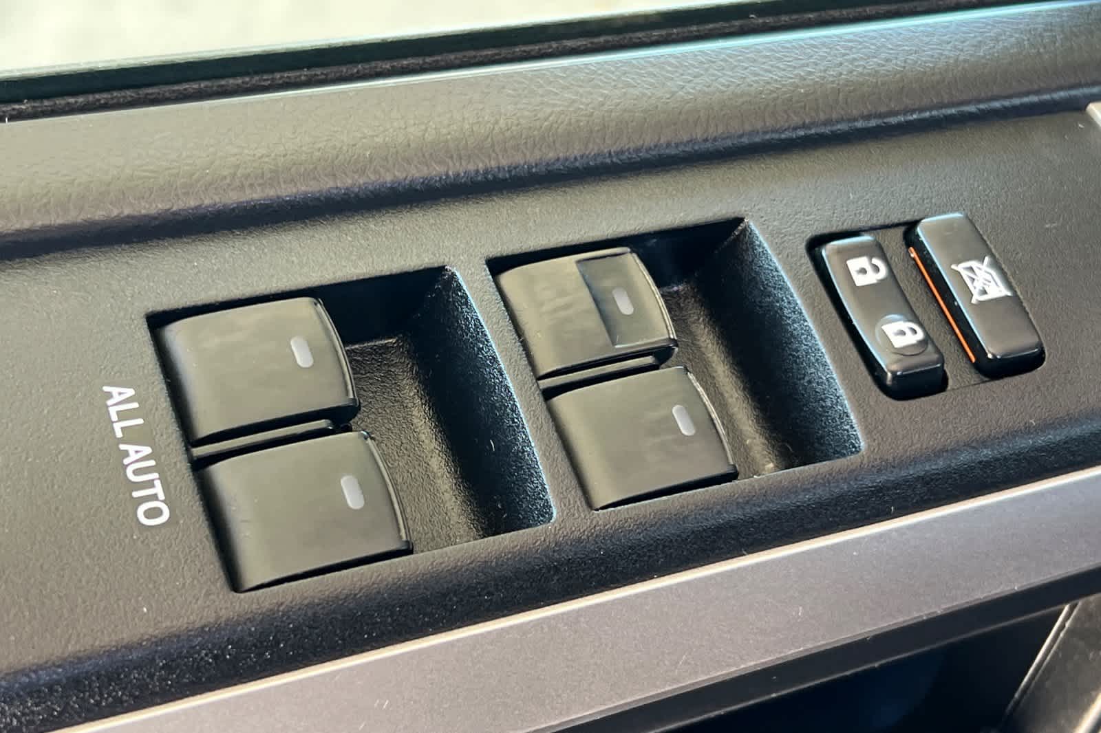 Thumbnail: 2018 Toyota 4Runner - 13