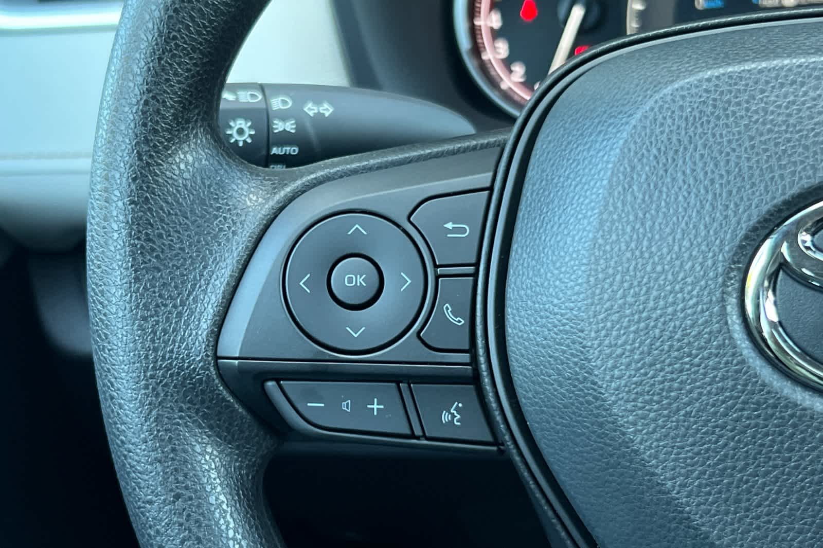 Thumbnail: 2025 Toyota RAV4 - 25