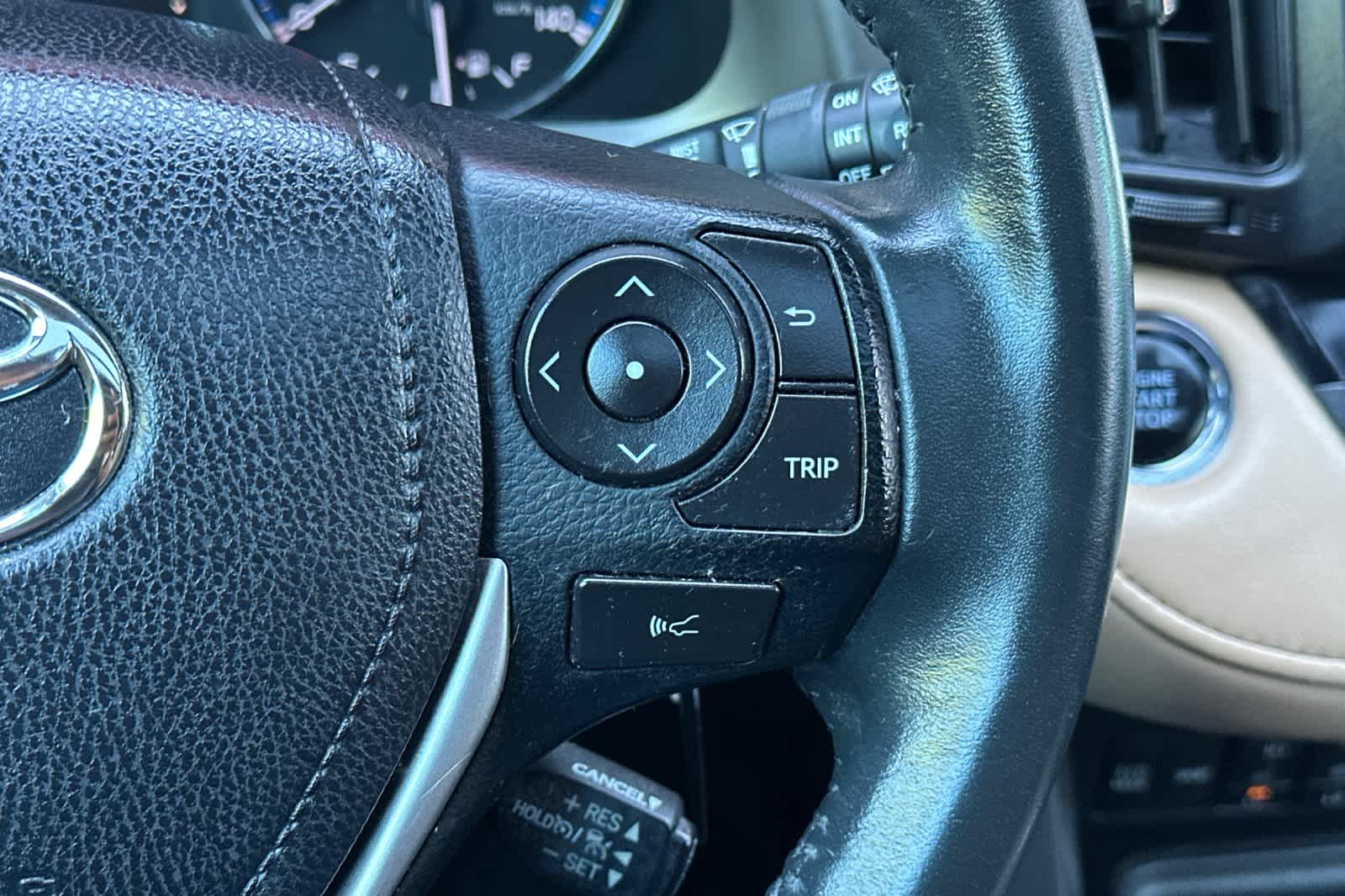 Thumbnail: 2016 Toyota RAV4 - 27