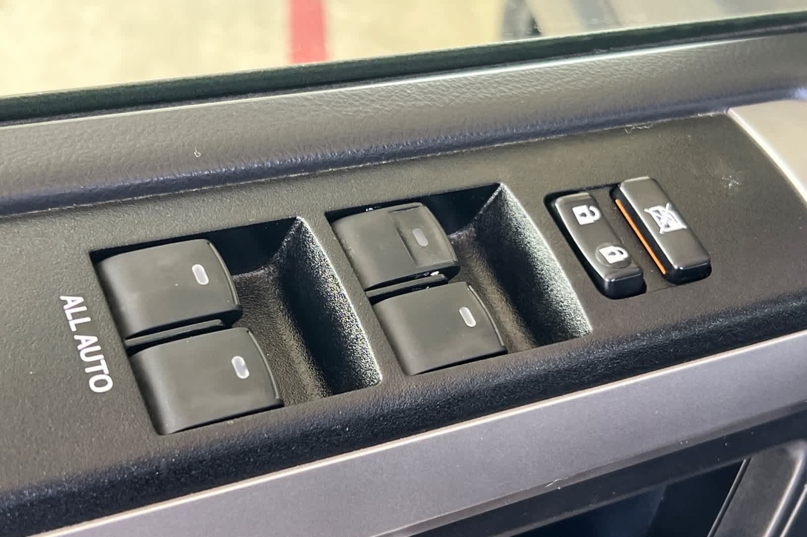 Thumbnail: 2020 Toyota 4Runner - 13